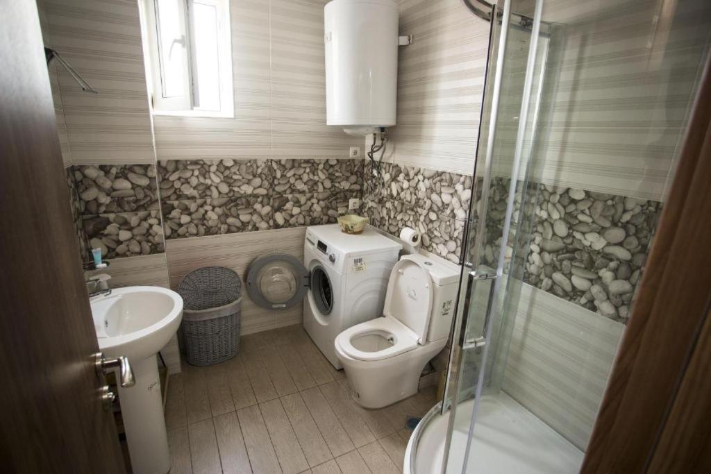 Apartment On Sherif Khimshiashvili Street 15B 巴统 外观 照片