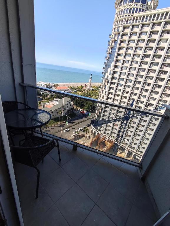Apartment On Sherif Khimshiashvili Street 15B 巴统 外观 照片