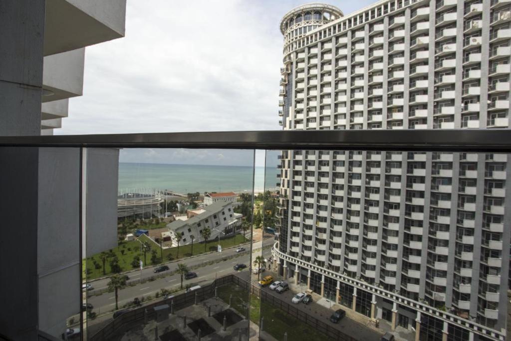 Apartment On Sherif Khimshiashvili Street 15B 巴统 外观 照片