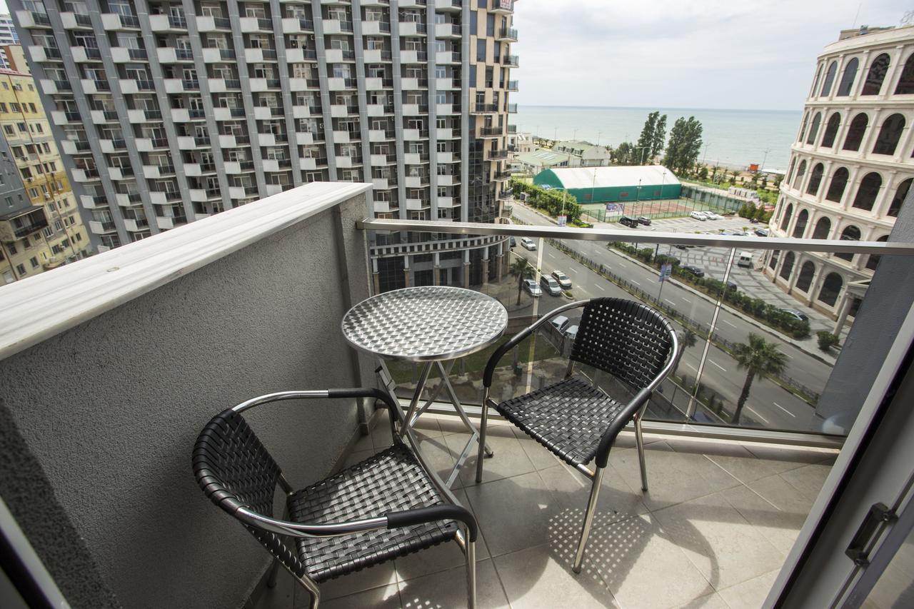 Apartment On Sherif Khimshiashvili Street 15B 巴统 外观 照片
