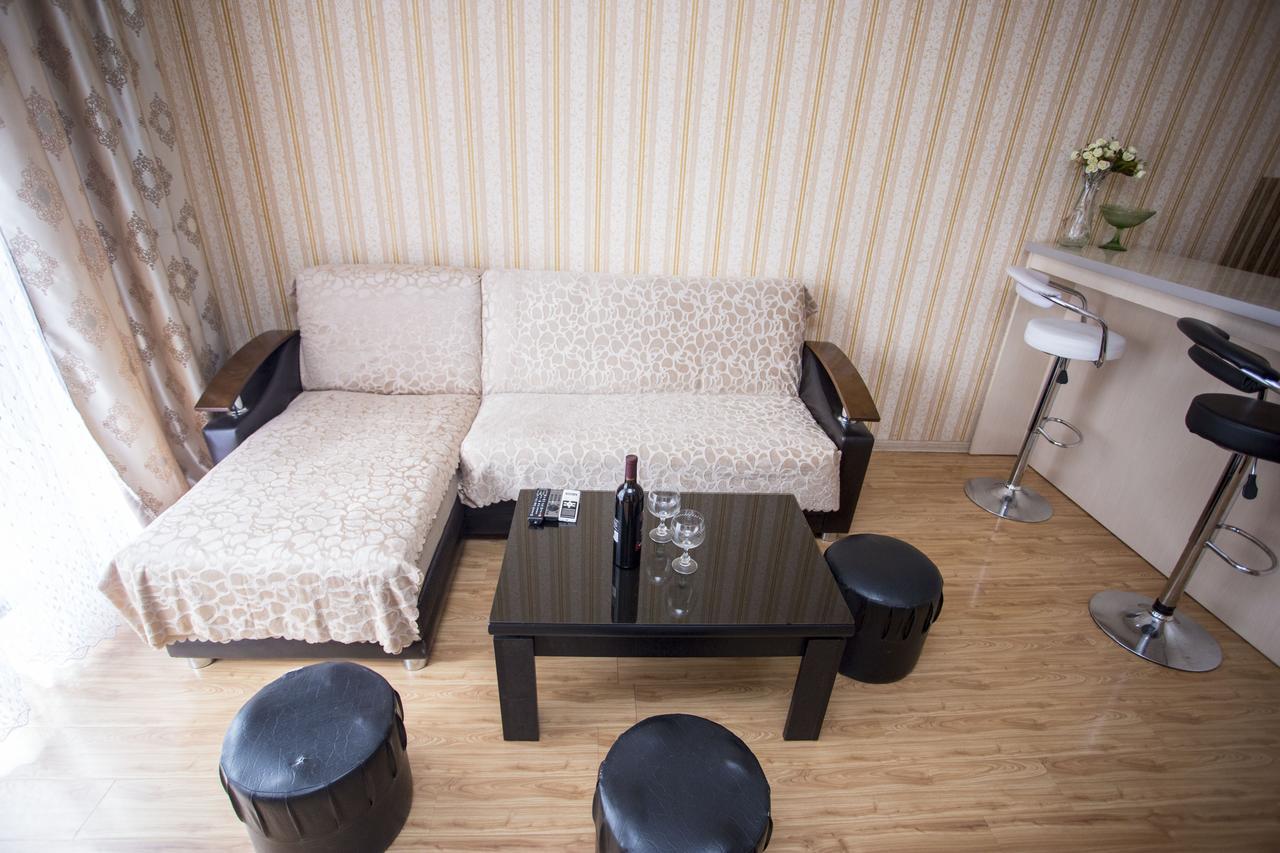 Apartment On Sherif Khimshiashvili Street 15B 巴统 外观 照片