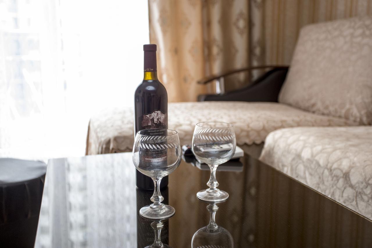 Apartment On Sherif Khimshiashvili Street 15B 巴统 外观 照片