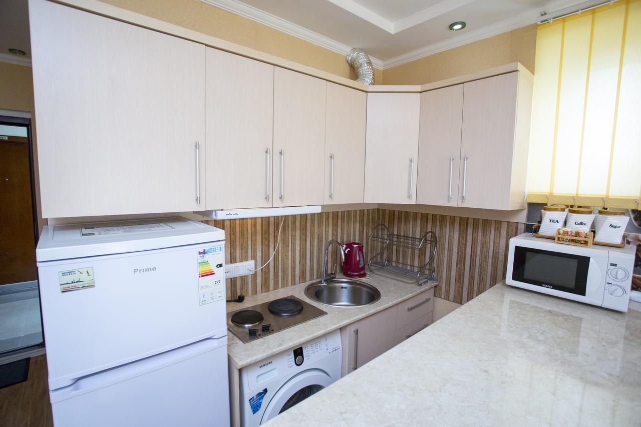 Apartment On Sherif Khimshiashvili Street 15B 巴统 外观 照片