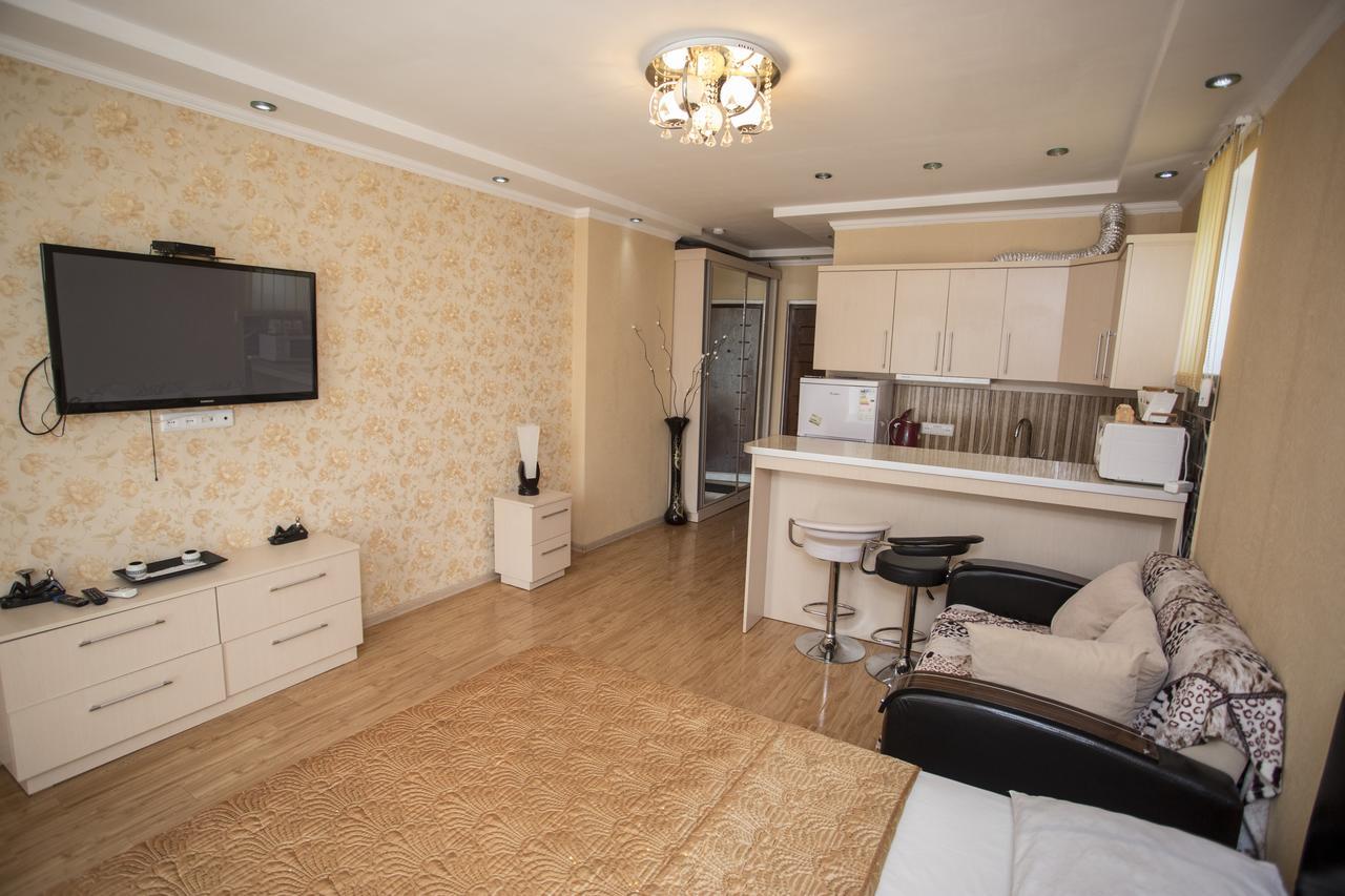 Apartment On Sherif Khimshiashvili Street 15B 巴统 外观 照片